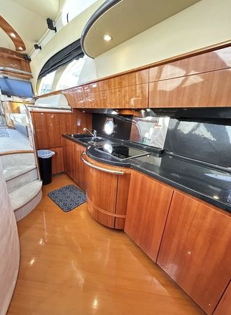 Azimut 55 | Off The Rails