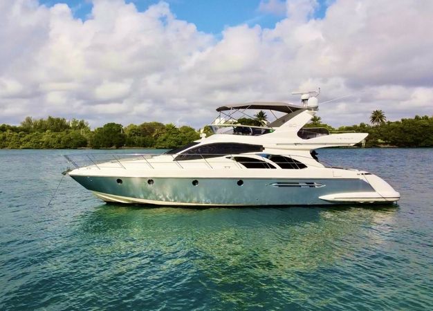 Azimut 55 | Off The Rails