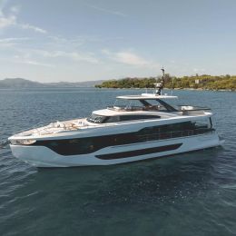 Azimut Grande 26M | First Horizon