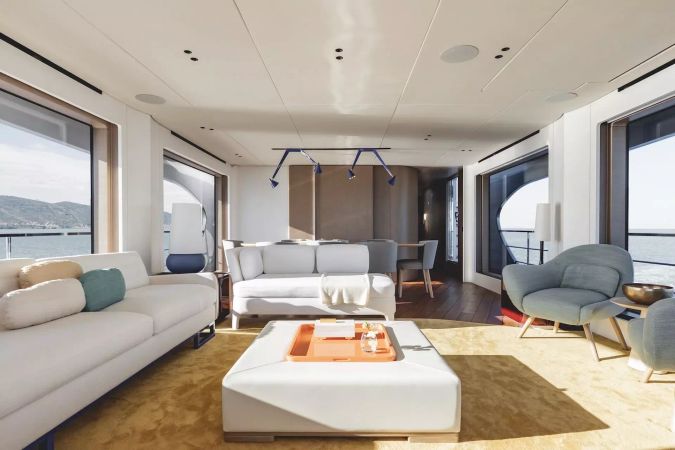 Azimut Grande 26M | First Horizon