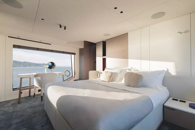Azimut Grande 26M | First Horizon