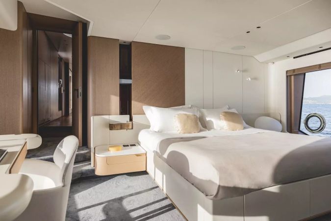 Azimut Grande 26M | First Horizon