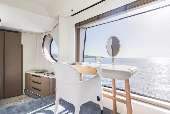 Azimut Grande 26M | First Horizon