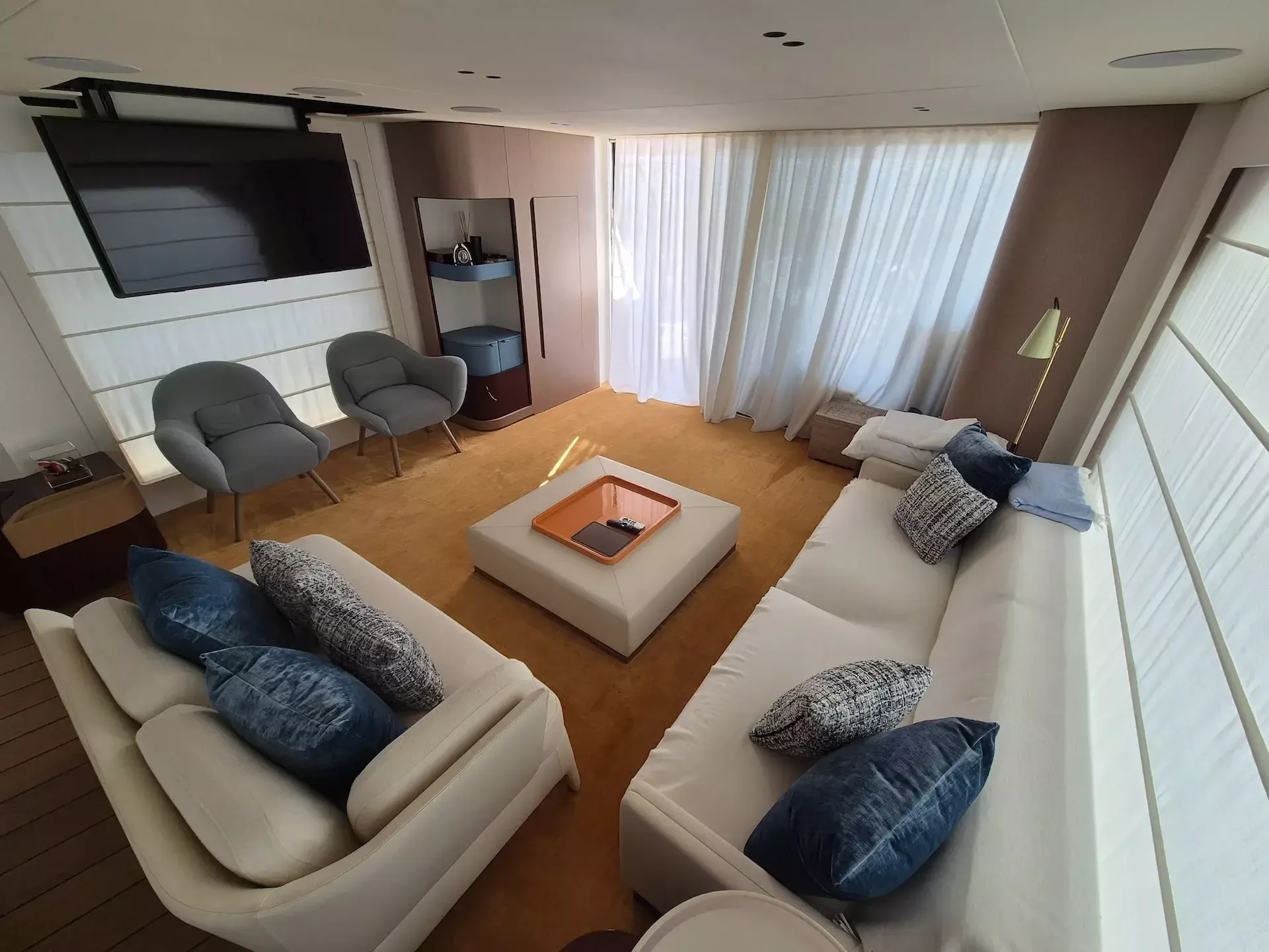 Azimut Grande 26M | First Horizon