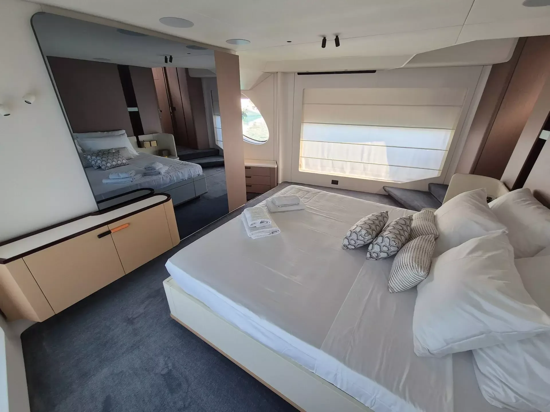Azimut Grande 26M | First Horizon