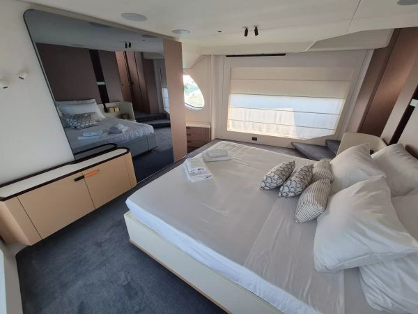 Azimut Grande 26M | First Horizon