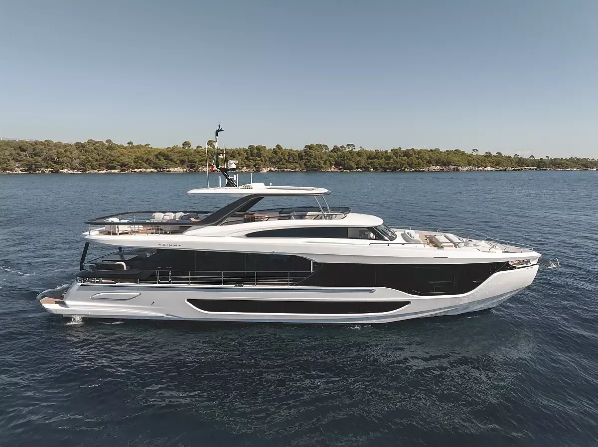Azimut Grande 26M | First Horizon