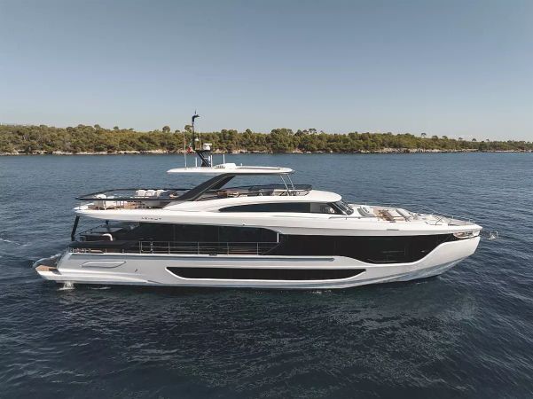 Azimut Grande 26M | First Horizon