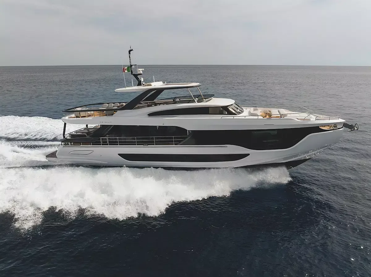 Azimut Grande 26M | First Horizon