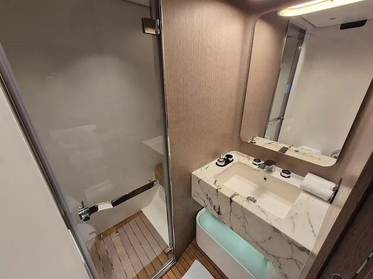 Azimut Grande 26M | First Horizon