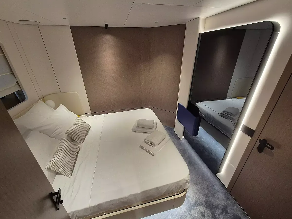 Azimut Grande 26M | First Horizon