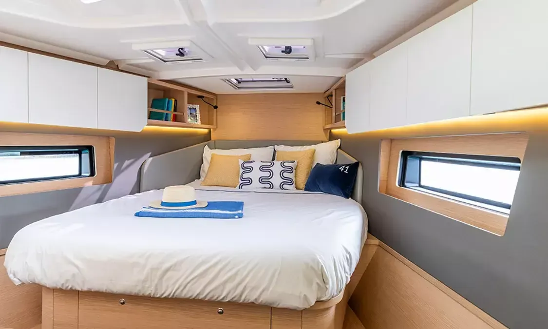 Dufour 41 | Moorings 24