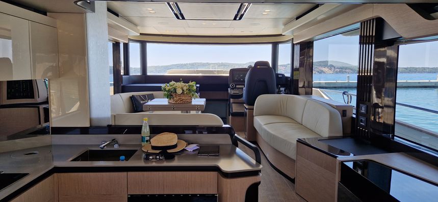 Absolute Navetta 52 | Aurora