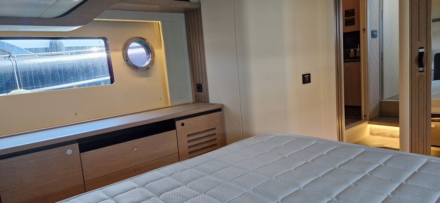 Absolute Navetta 52 | Aurora