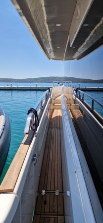 Absolute Navetta 52 | Aurora