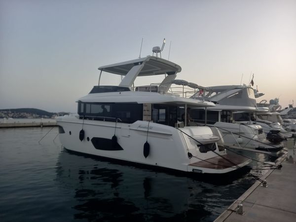 Absolute Navetta 52 | Aurora