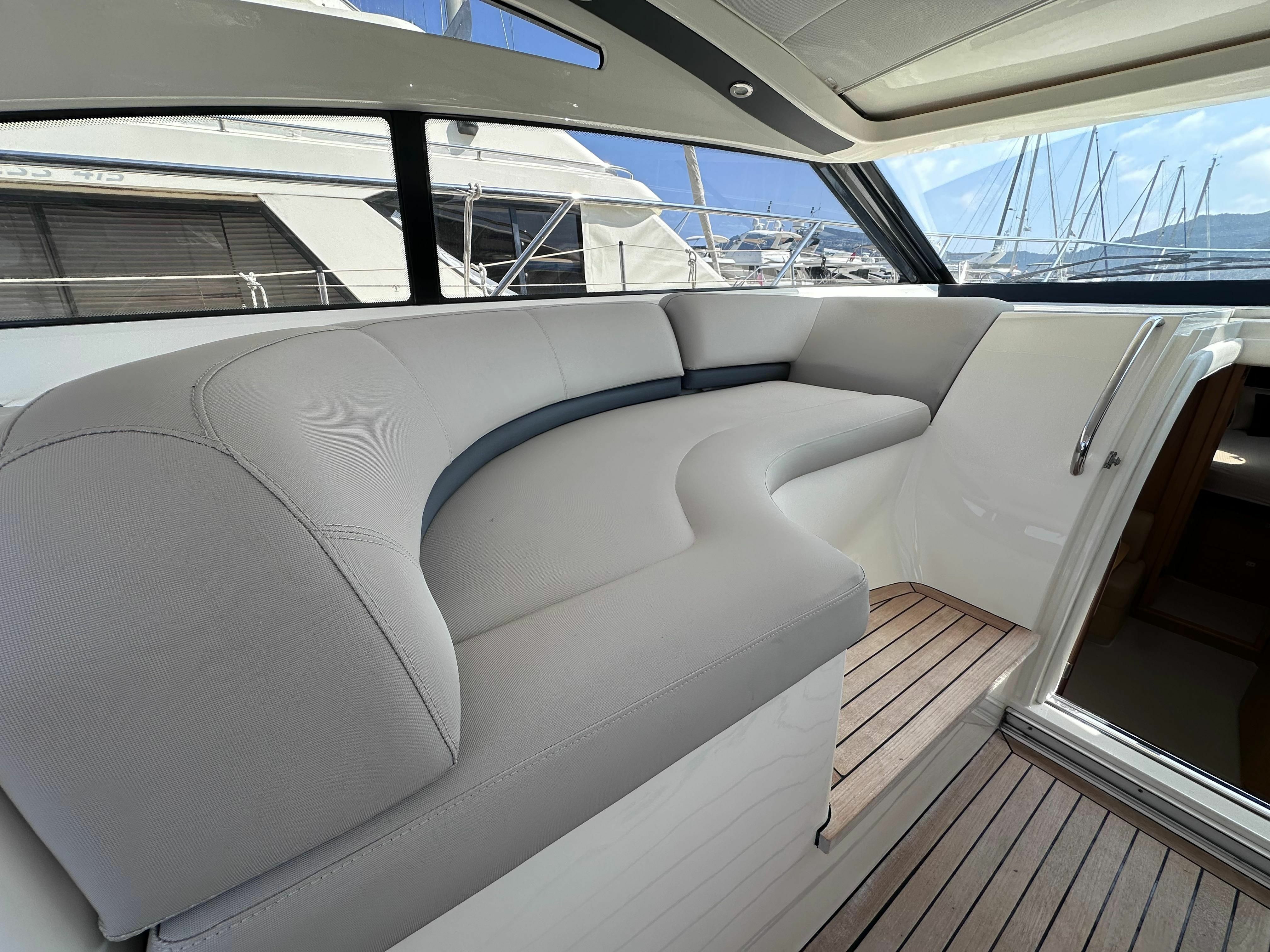 Princess V42 | Snouff