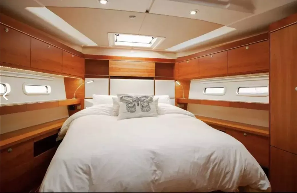 Hanse 575 | Social Distance