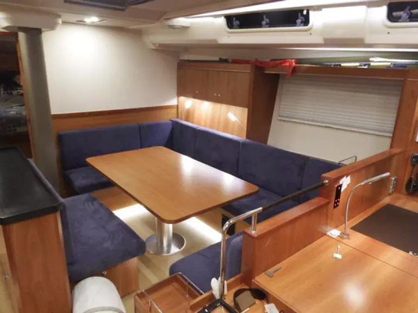 Hanse 575 | Social Distance