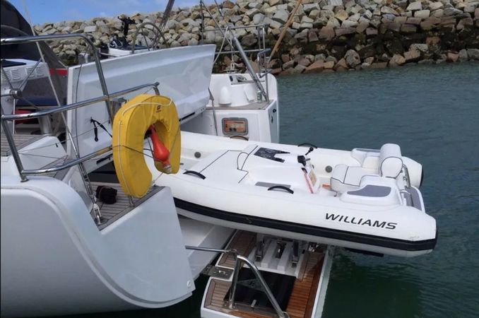 Hanse 575 | Social Distance