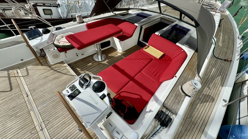 Hanse 575 | Social Distance