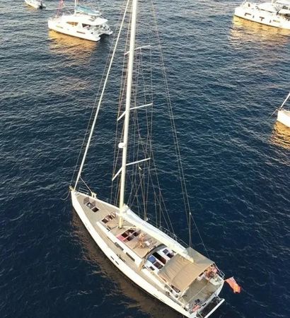 Hanse 575 | Social Distance
