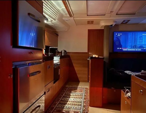 Hanse 575 | Social Distance