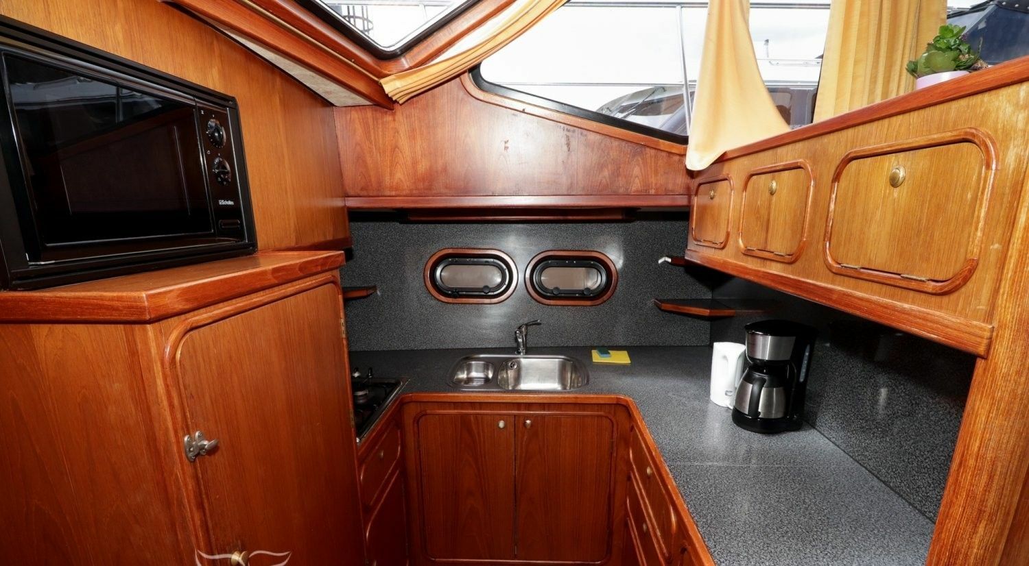 Pacific Allure 150 | Erianne