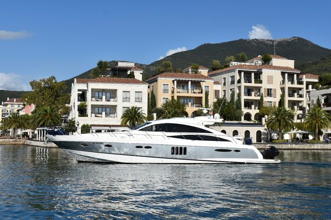Princess V65 | Arat