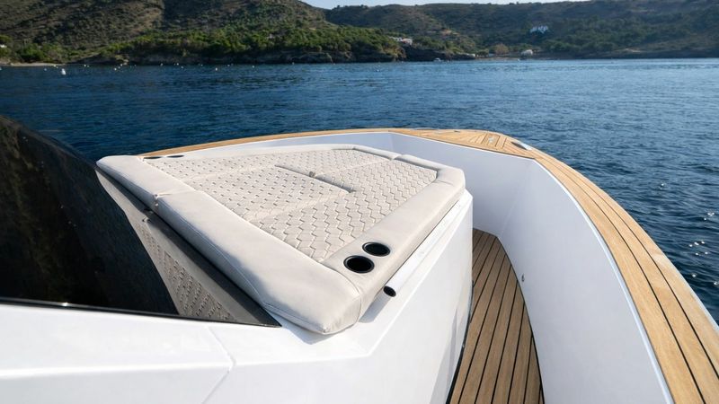 Maxim 44R | Ozzy