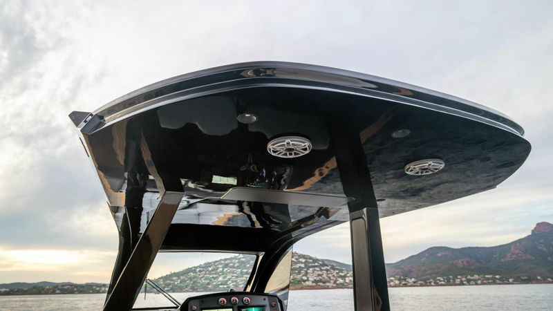 Maxim 44R | Ozzy