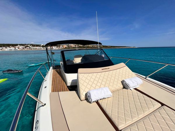 Quicksilver Activ 875 Sundeck | El Mojo