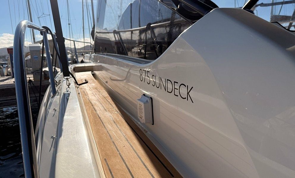 Quicksilver Activ 875 Sundeck | El Mojo