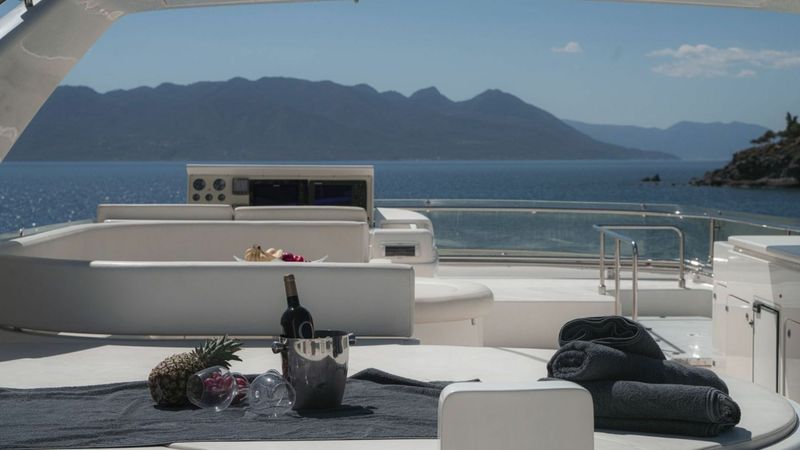 Ferretti 830 | Lidia