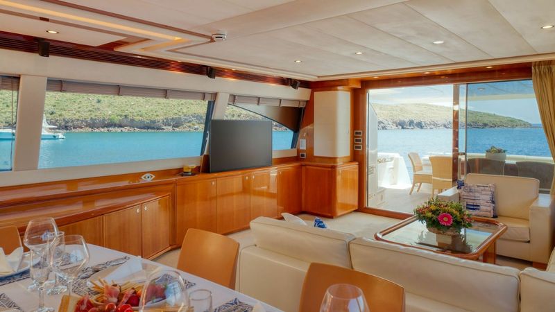 Ferretti 830 | Lidia