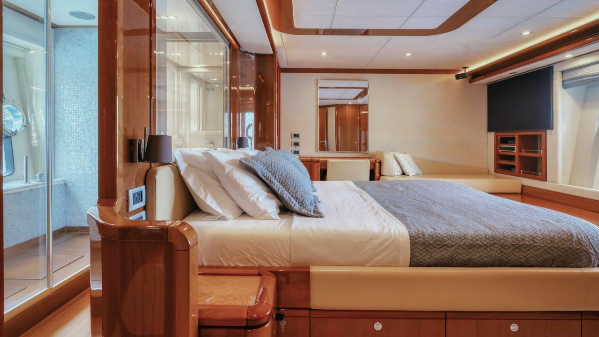 Ferretti 830 | Lidia