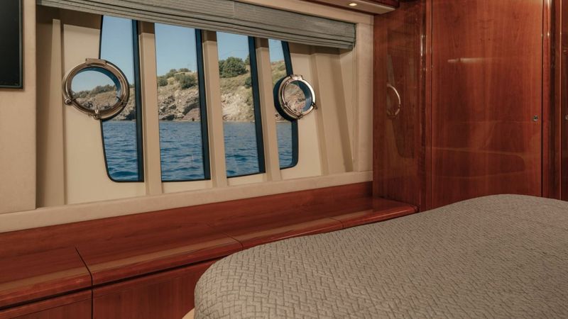 Ferretti 830 | Lidia