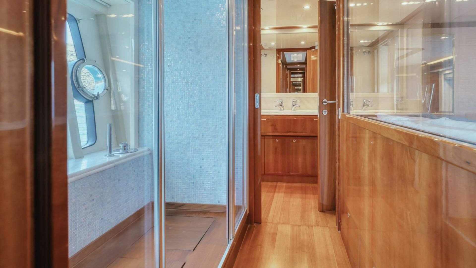 Ferretti 830 | Lidia