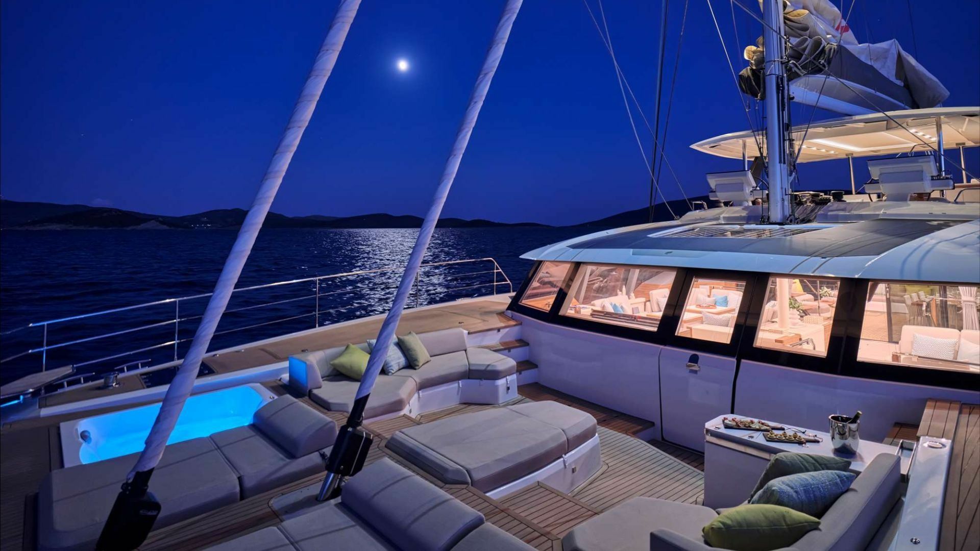 Fountaine Pajot 80 | Ad Astra