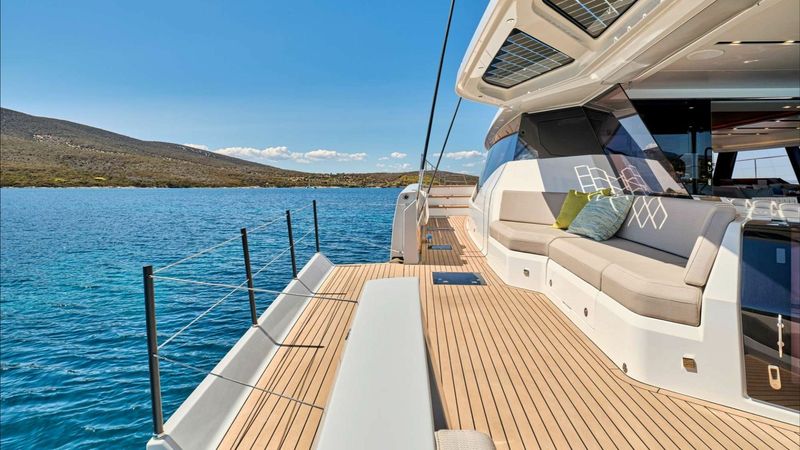 Fountaine Pajot 80 | Ad Astra