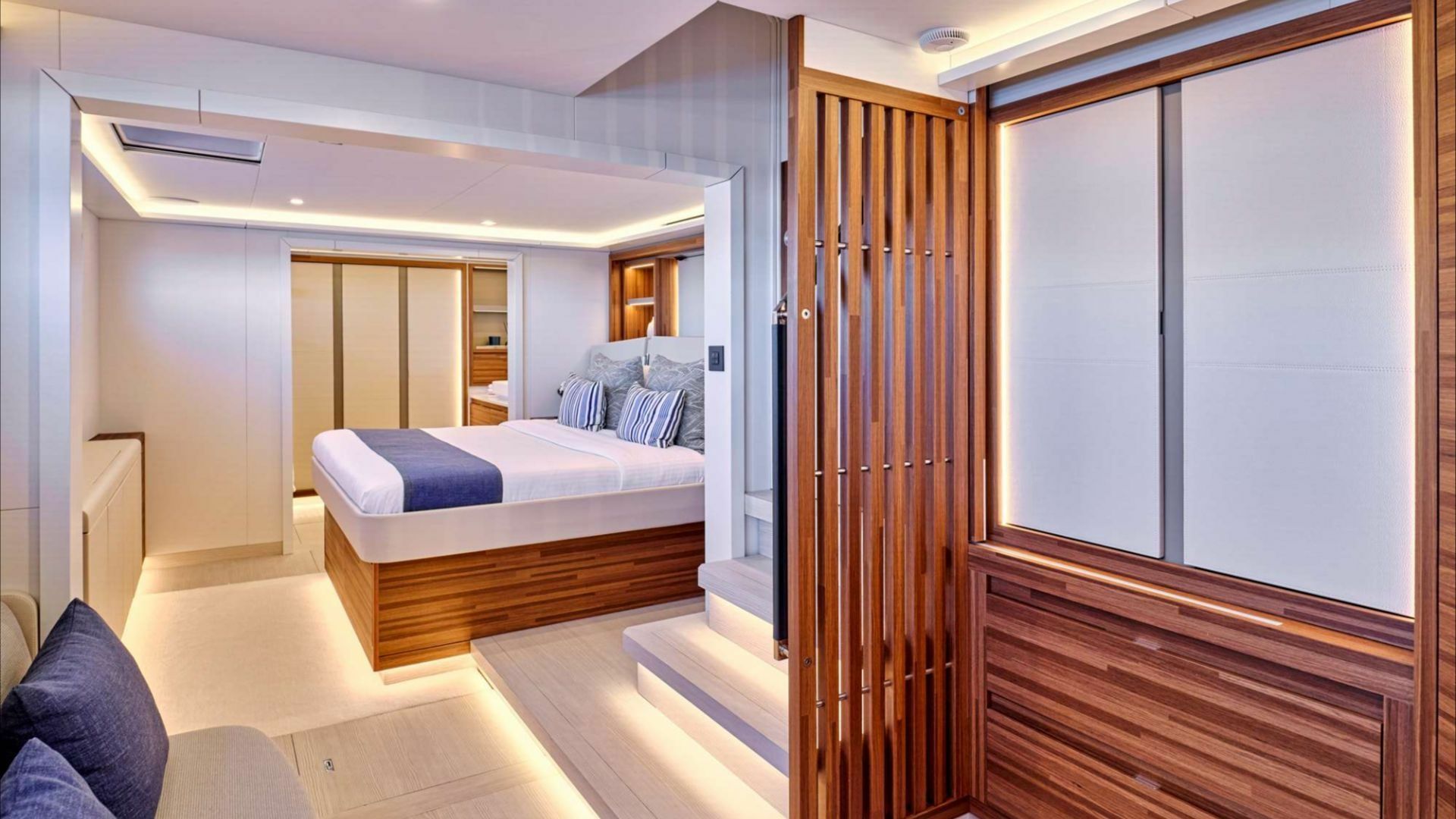 Fountaine Pajot 80 | Ad Astra