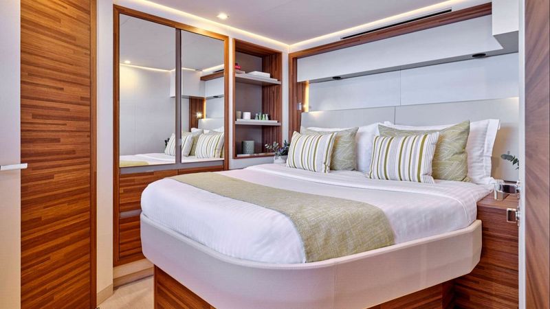 Fountaine Pajot 80 | Ad Astra