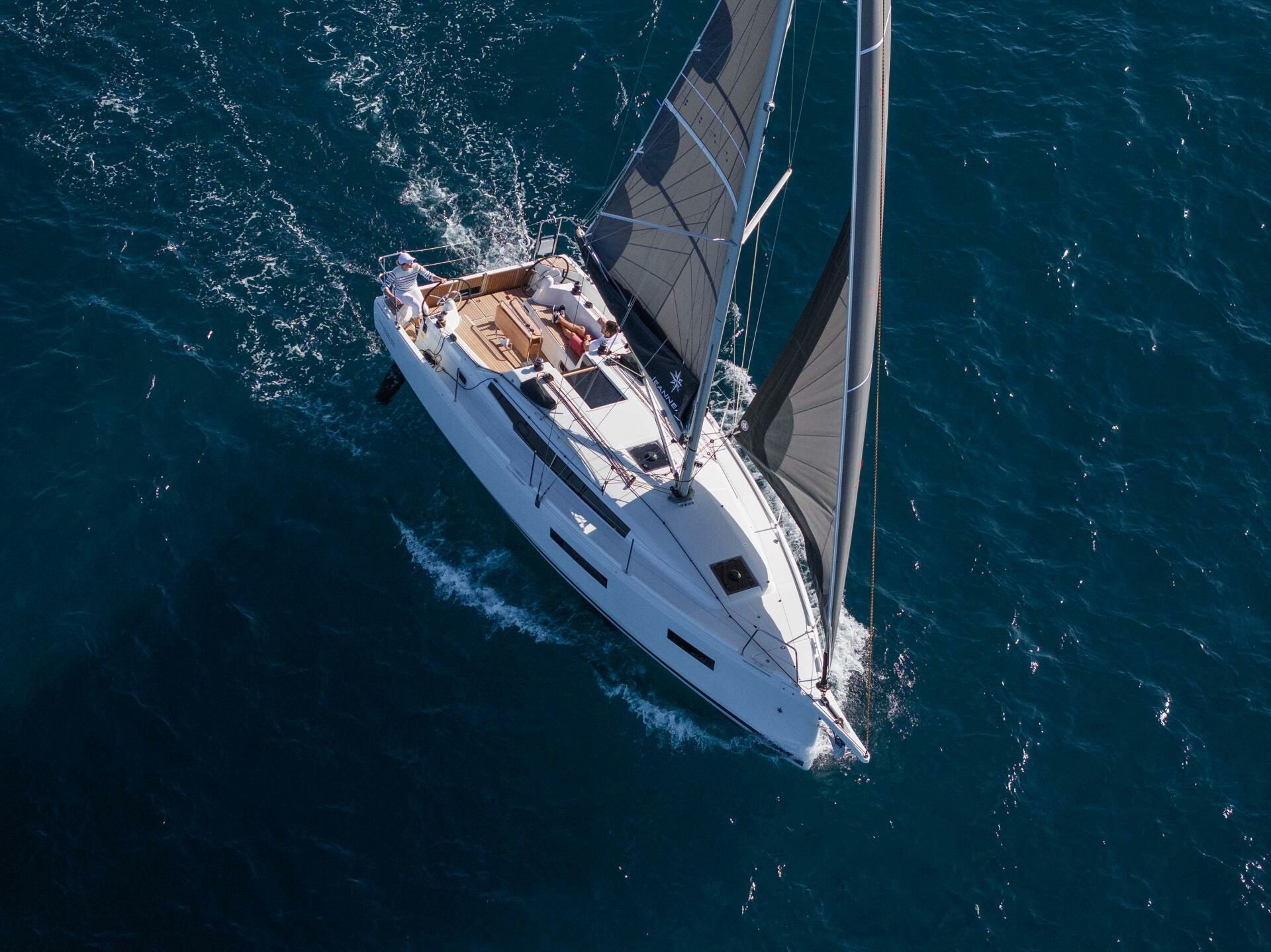 Jeanneau Sun Odyssey 350 | Zarof 3