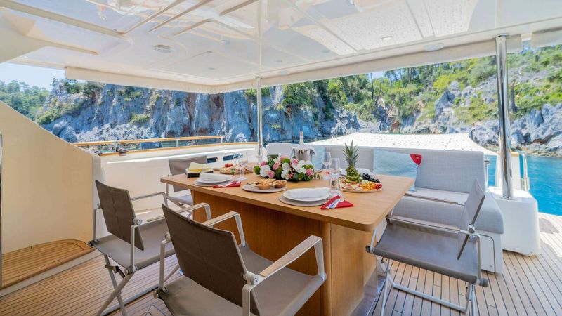 Ferretti Custom Line Navetta | Milena