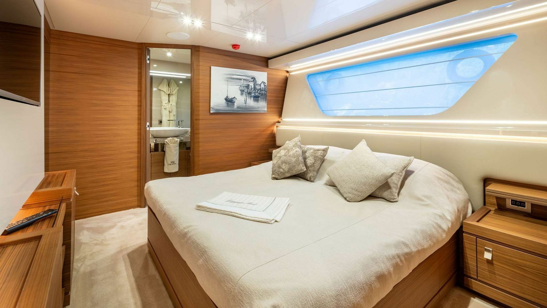 Ferretti Custom Line Navetta | Milena
