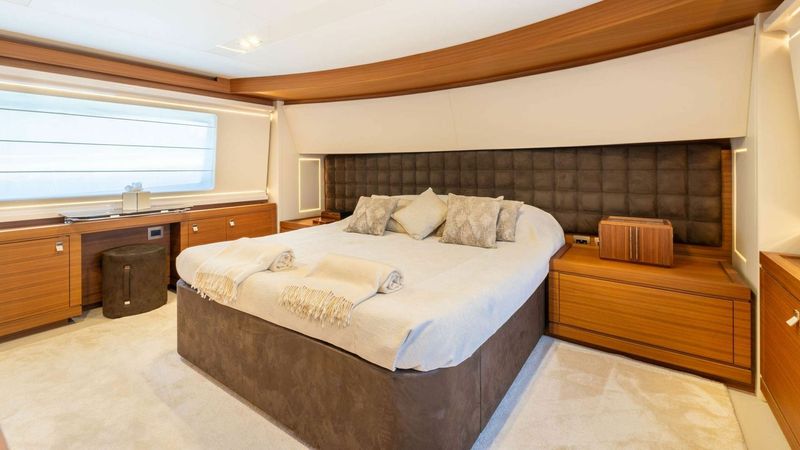Ferretti Custom Line Navetta | Milena