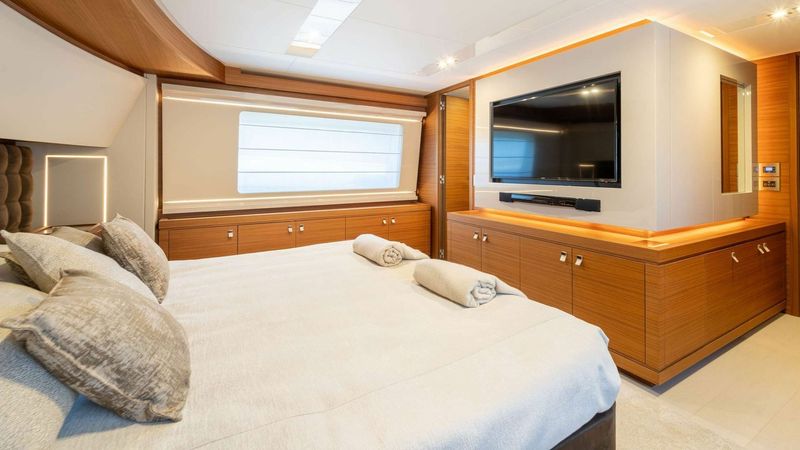 Ferretti Custom Line Navetta | Milena