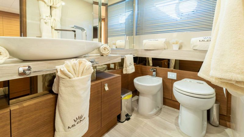 Ferretti Custom Line Navetta | Milena