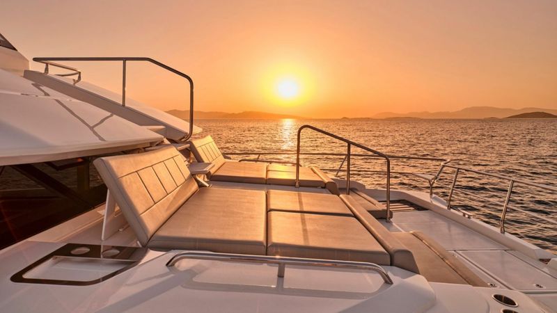 Aquila 54 | Explorion