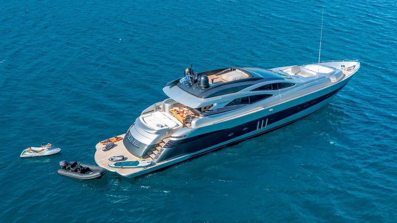 Pershing 90 | One